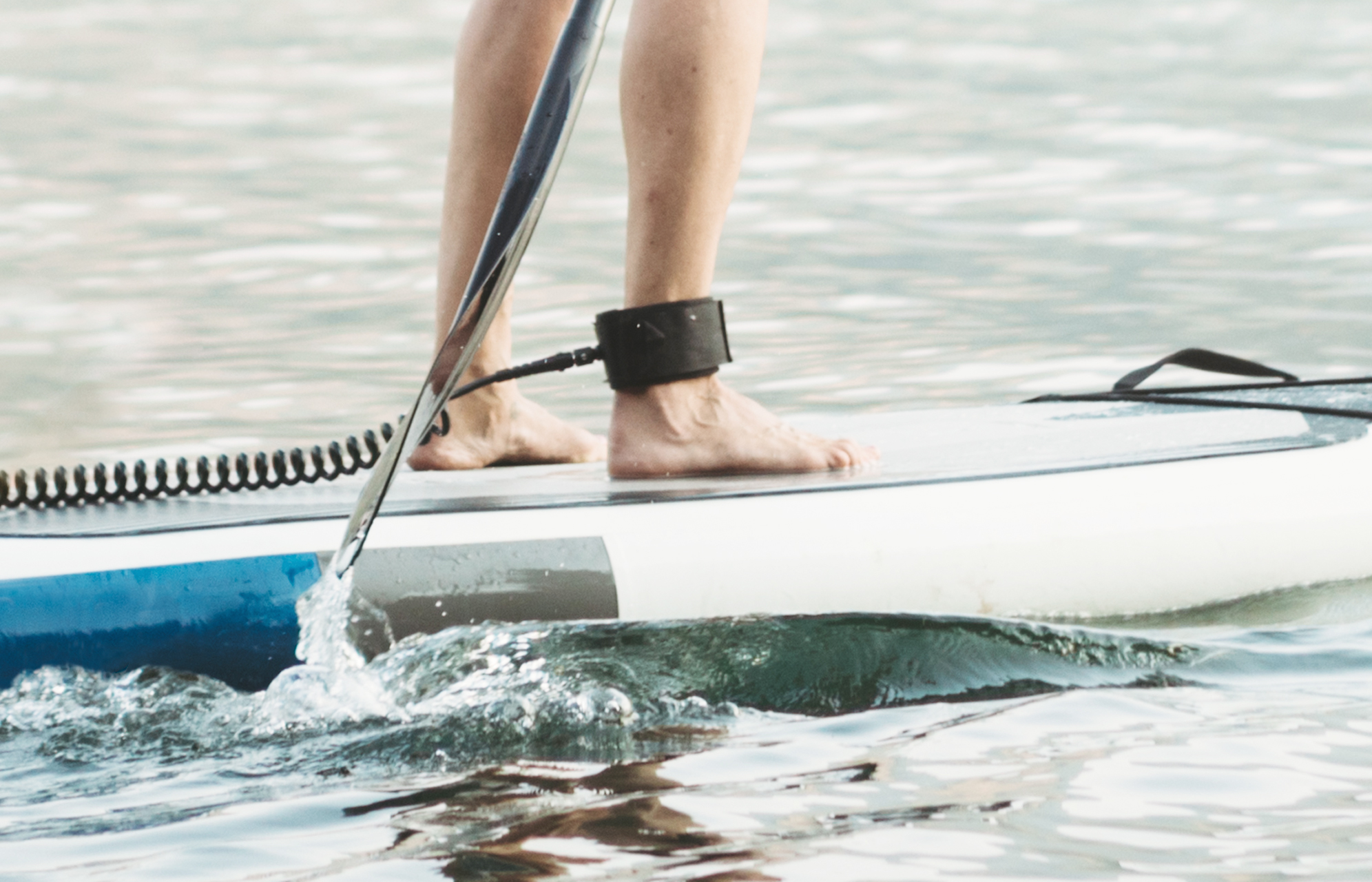 Stand Up Paddling stabil auf dem Wasser BFU